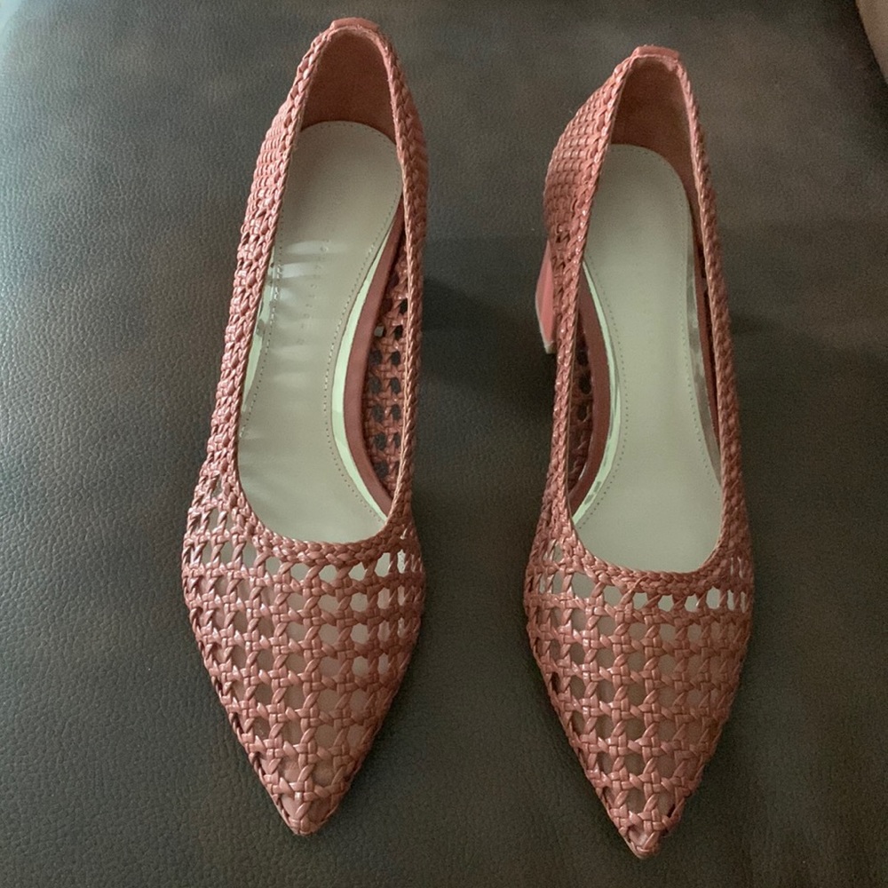 Zara woven pointy toe shoes. New without tag